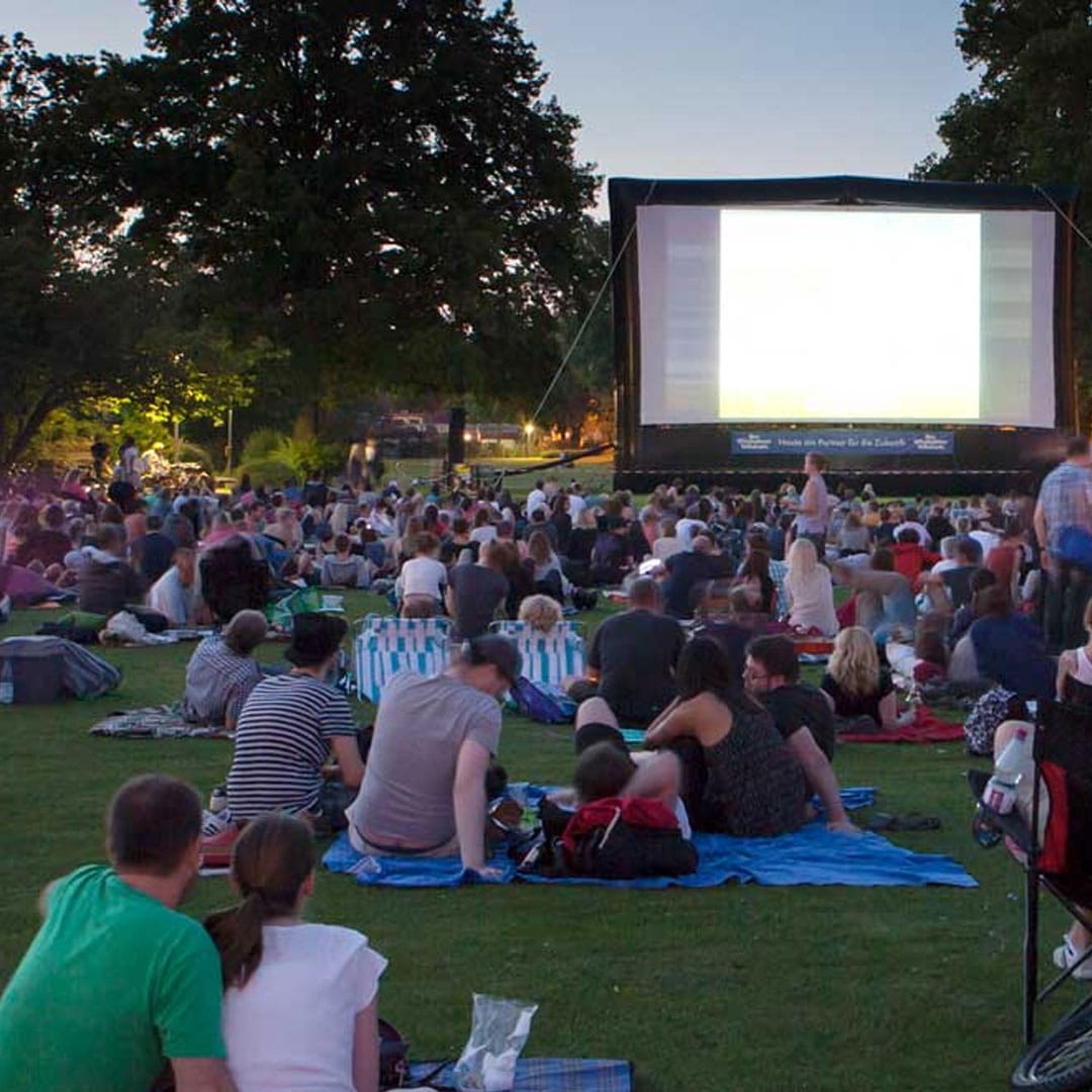 blog-feature-put-community-back-into-our-communities blog-feature-yodel-team